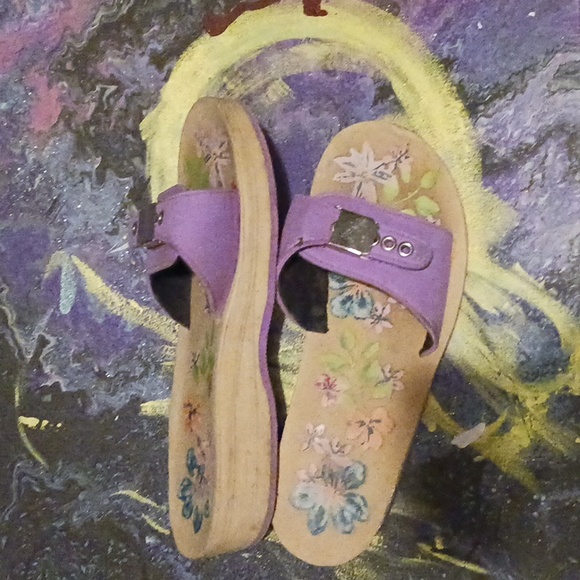 Sandals - Picture 2 of 8